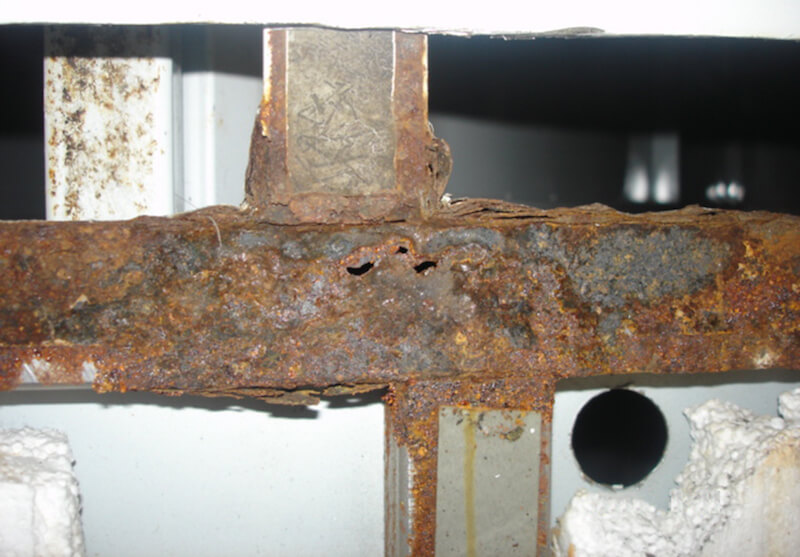 1111 F3 The Secret Lives of Horse Trailers Part 6 Rusted interior